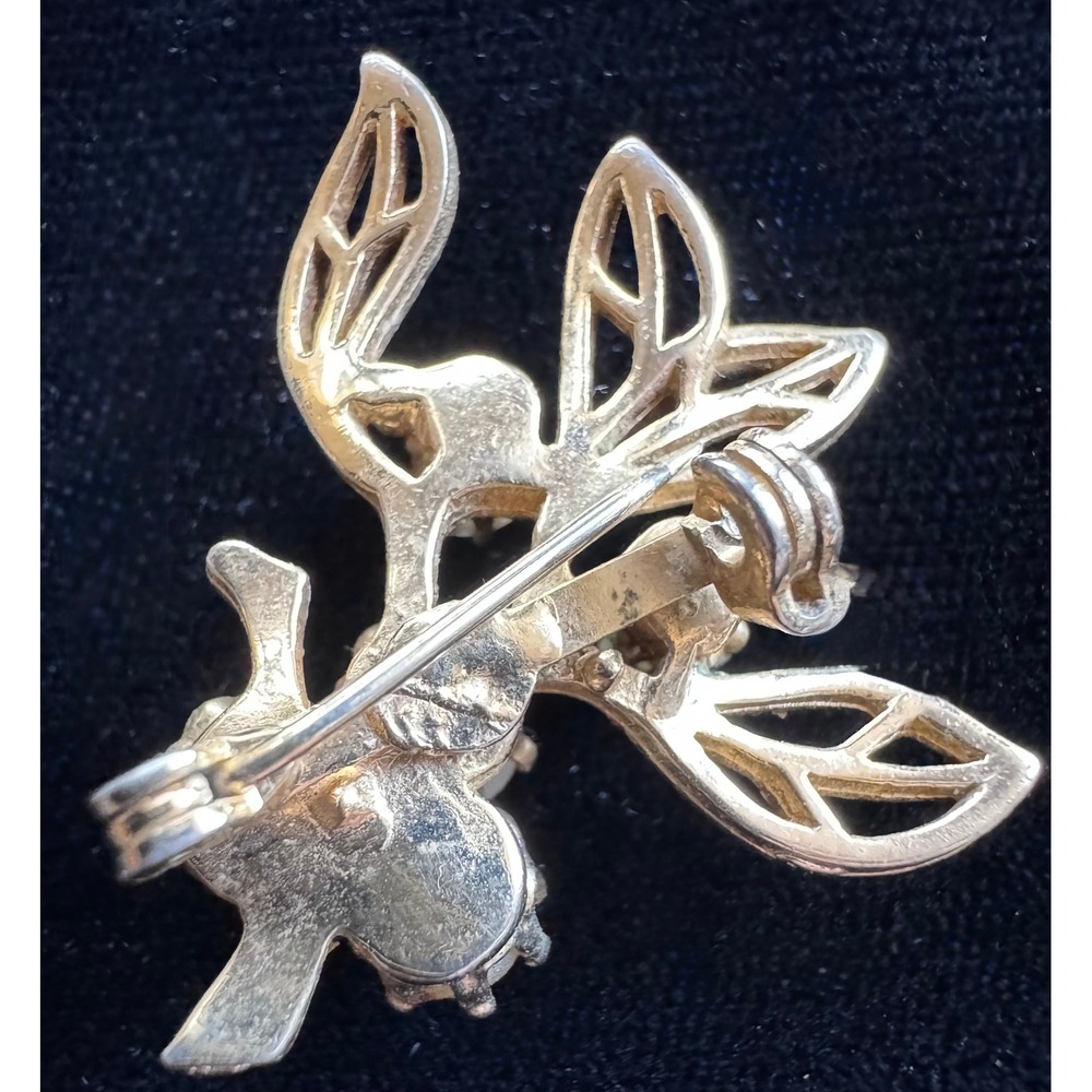VTGGoldtone Mistletoe Leaf Pin Brooch 1 3/8" Faux Pearl Botanical Cottage Granny - Picture 3 of 4